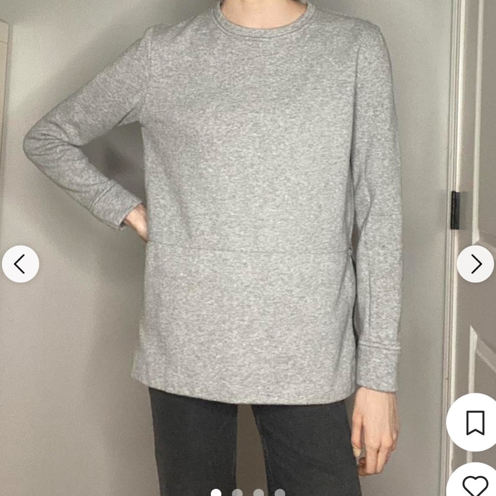 LuLuLemon sweatshirt crew neck with side zippers & pockets Size 8